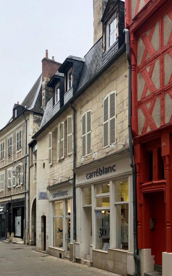 Apartamento Le Grand Mirebeau - Parking Prive Bourges Exterior foto