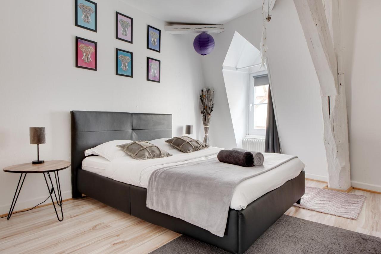 Apartamento Le Grand Mirebeau - Parking Prive Bourges Exterior foto